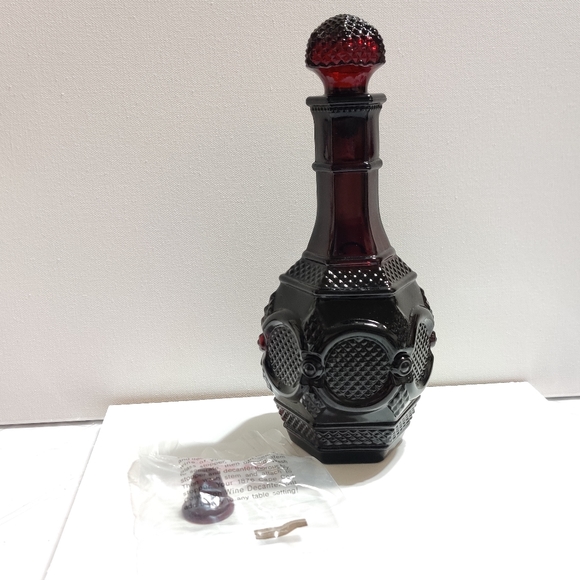 AVON 1876 Cape Cod Collection Wine Decanter - Picture 8 of 10
